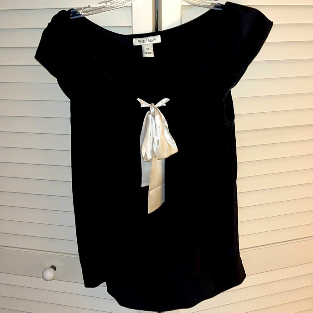 White House Black Market Black & White‎ Bow top XS